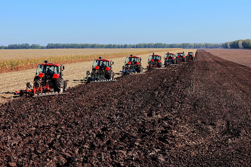 Outdoor operation of YTO’s tractors