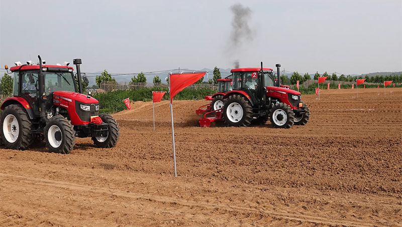 LY1104-C Driverless Tractor in Test